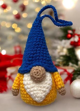 Вязаная игрушка на елку скандинавский гном. флаг украины, елочное украшение