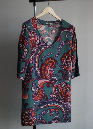 Платье с орнаментальным принтом