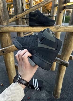 Зимние кроссовки adidas