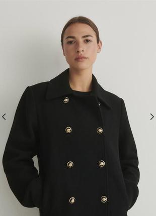 Пальто с декоративными пуговицами