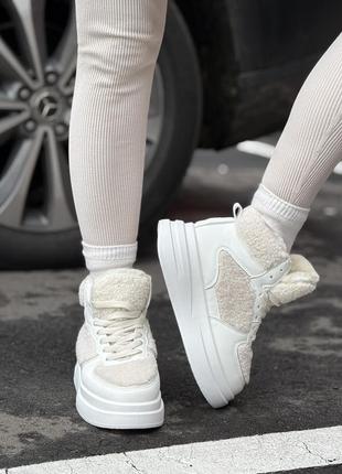 Зимові жіночі кросівки