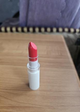 Помада colour trend avon Майор ruby