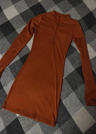 Платье стильное с отверстием для большого пальчика