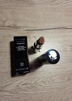 Губна помада givenhcy