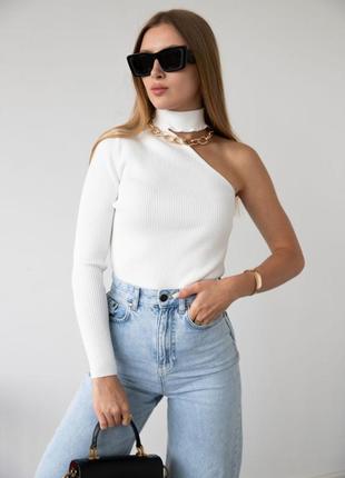 Белая женская водолазка -гольф с одним рукавом zara