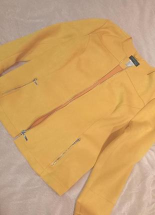 Піджак.пог-49, плечі -40, довж-60.рукав-57.