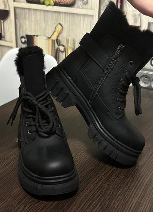 Женские ботинки