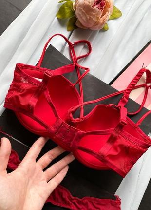Комплект белья 32dd 70e 70dd бра стринги кружевной бюстье с переплетами2 фото