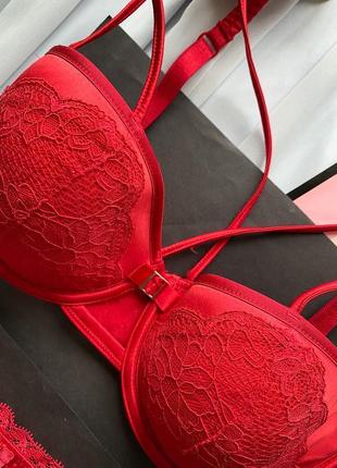 Комплект белья 32dd 70e 70dd бра стринги кружевной бюстье с переплетами6 фото
