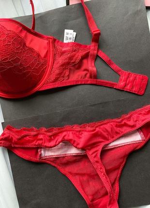 Комплект белья 32dd 70e 70dd бра стринги кружевной бюстье с переплетами5 фото
