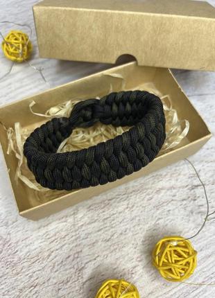 Стильный мужской браслет из паракорда