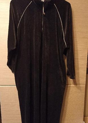 Платье в спортивном стиле