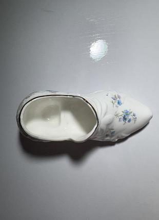 Фарфорова туфелька