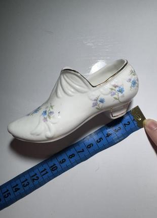 Фарфорова туфелька