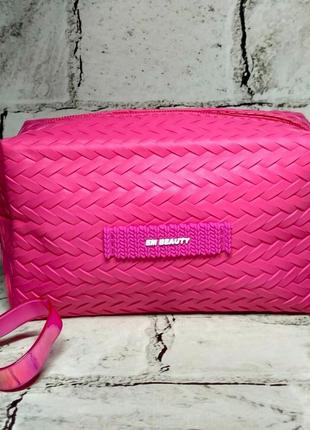 Косметичка женская с ремешком beauty 17,5х11х8 см малиновая