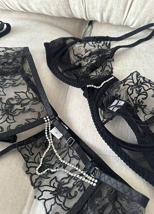 Очень красивый комплект белья💗