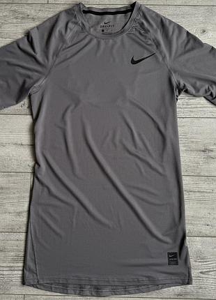 Футболка nike pro training t-shirt