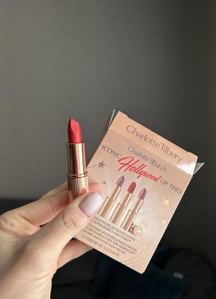Красная стойкая помада charlotte tilbury