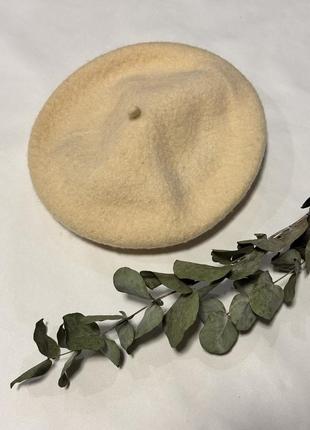 Бирет бежевый женский