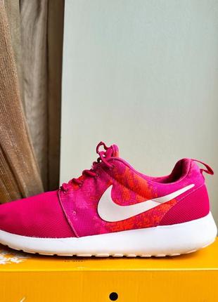 Кроссовки nike, женские кроссовки nike, розовые кроссовки nike, nike roshe5 фото