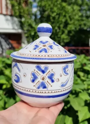 Хорошая емкость для сахара, джема, меда, орешков и т.д.