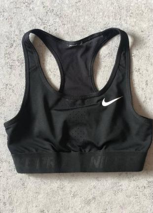 Спортивный топ nike