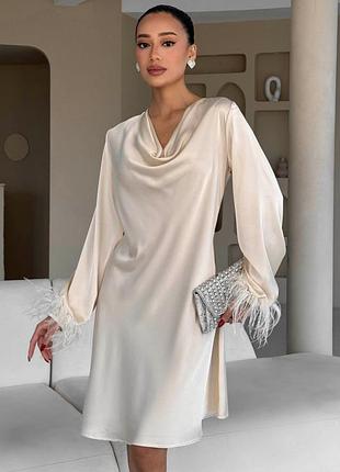 Мини платье с перьями