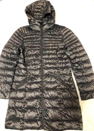 Легкий пуховый плащик.