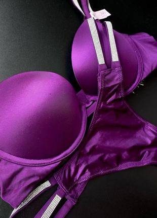 Комплект белья victoria's secret комплект со стразами victoria’s secret бюстгалтер victoria’s secret трусики со стразами victoria’s secret1 фото