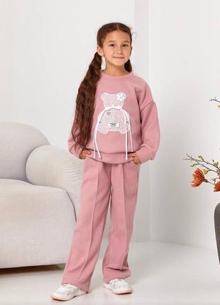 Модный, теплый и красивый костюм