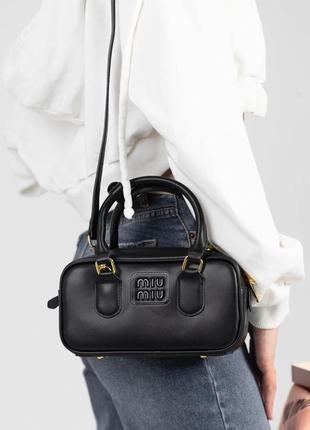 Трендовая кожаная сумка arcadie mini leather bag black черная миа