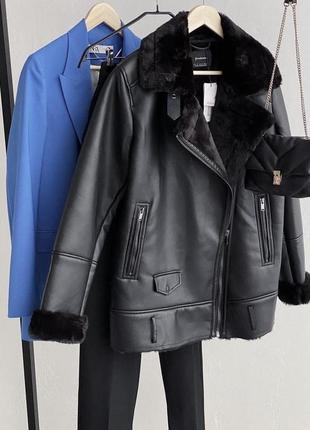 Дуже стильна дублянка від stradivarius р.l