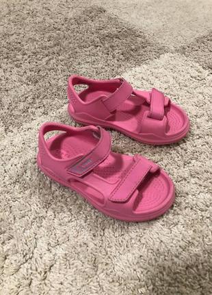 Детские босоножки crocs