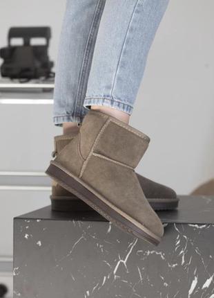 Ugg mini