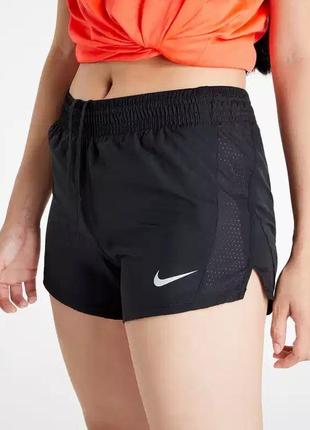 Спортивные шорты nike