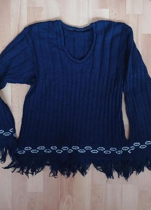Теплая кофта с вышивкой и баирой рукав клеш