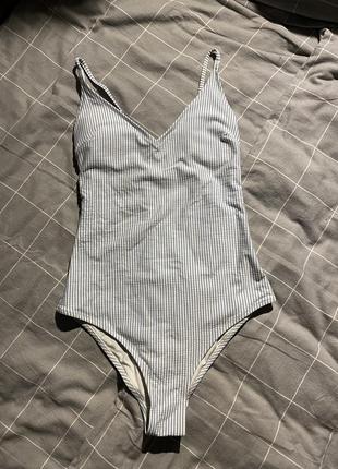 Слитный купальник h&m в рубчик