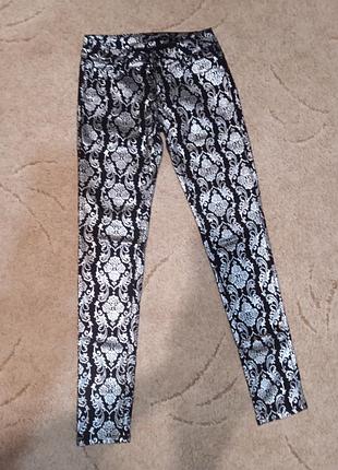 Коттоновые брюки с серебряными узорами