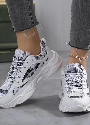 Продам кроссовки