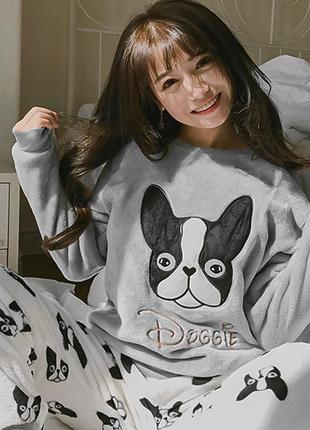 Затишна піжама з французьким бульдогом: комфорт та стиль в одному комплекті!