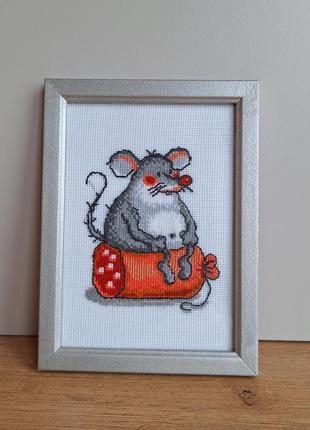 Картина вишита хрестиком "миша на ковбасі"