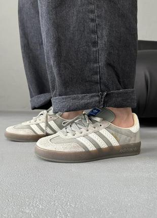 Жіночі кросівки adidas gazelle grey/white