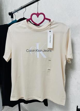 Жіноча футболка calvin klein. розмір м.