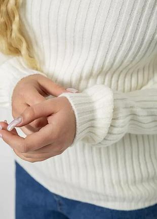 Вовняний светр у рубчик