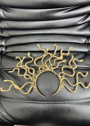 Обруч со змеями, медуза гаргона