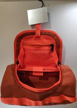 Косметичка the north face base camp travel canister