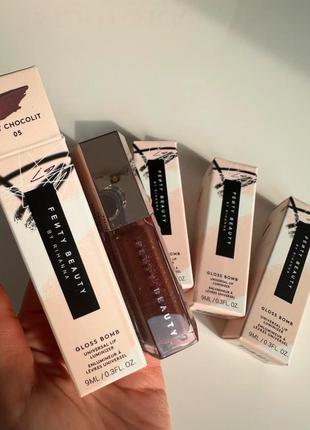 Блеск для губ от бренда fenty beauty