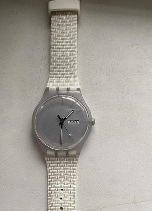 Продаю часы swatch