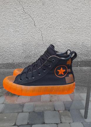 Кеды высокие converse trainers unt1tl3d big black orange 
размер 37.5 длина стельки 23 см
состояние хорошее