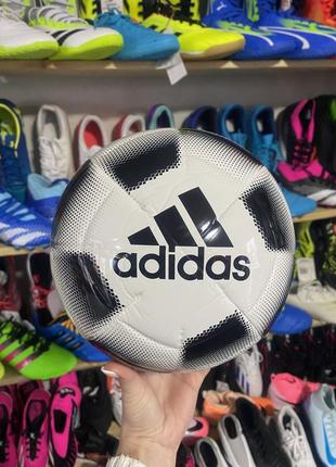 Футбольный мяч adidas (размер 5)